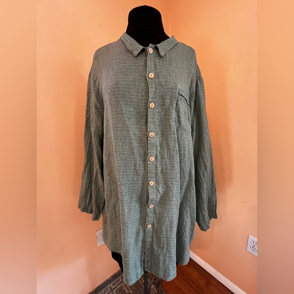FLAX, 100% Linen Textured Button-Up in Sage green